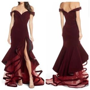 MAC DUGGAL Burgundy Velvet Off Shoulder Tiered Ball Gown Dress Size 0